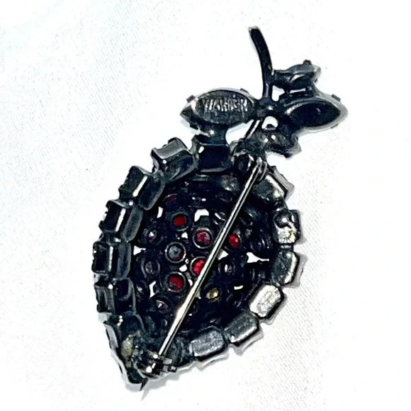 Vintage Warner Rhinestone Brooch Plum Strawberry Red Green Fruit Black Japanned - Picture 4 of 4